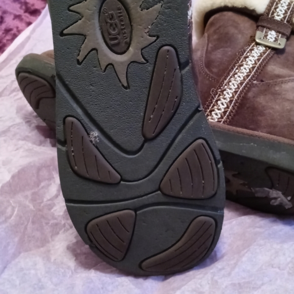 UGG BOOTS - Picture 4 of 7